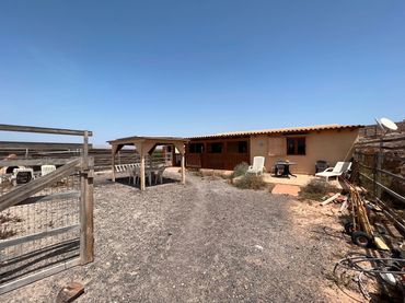 Casa rústica amb jardí en venda a Tuineje pueblo