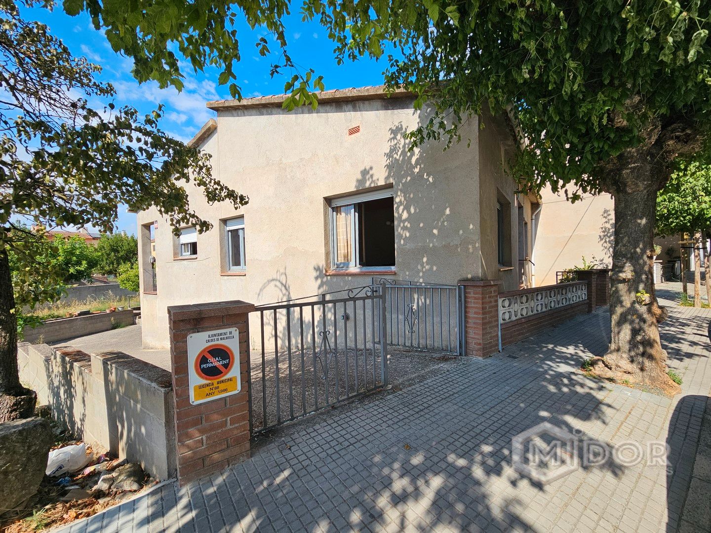 Vista exterior de Casa adosada en venda en Caldes de Malavella amb Calefacció, Jardí privat i Balcó