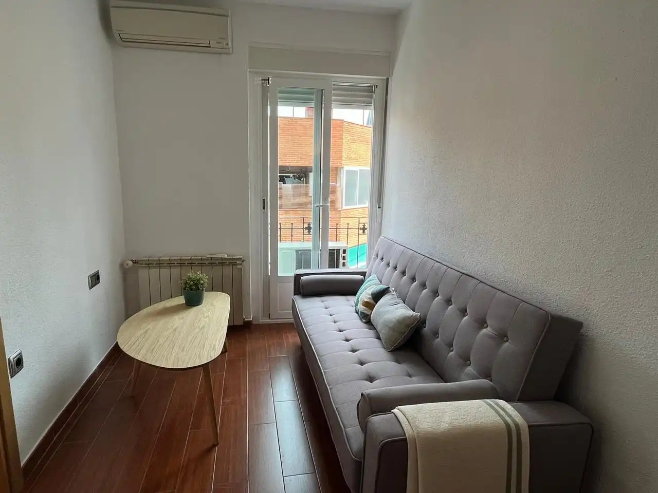 Living room of Flat for sale in Madrid