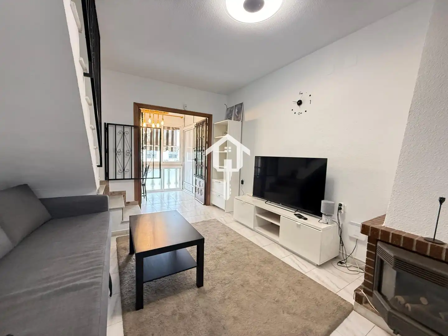 Sala de estar de Dúplex en venta en Torrevieja con Aire acondicionado, Terraza y Amueblado