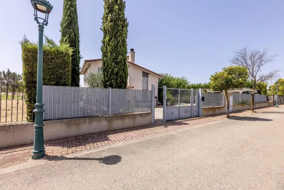 Vista exterior de Casa o xalet en venda en Calatayud amb Aire condicionat i Calefacció