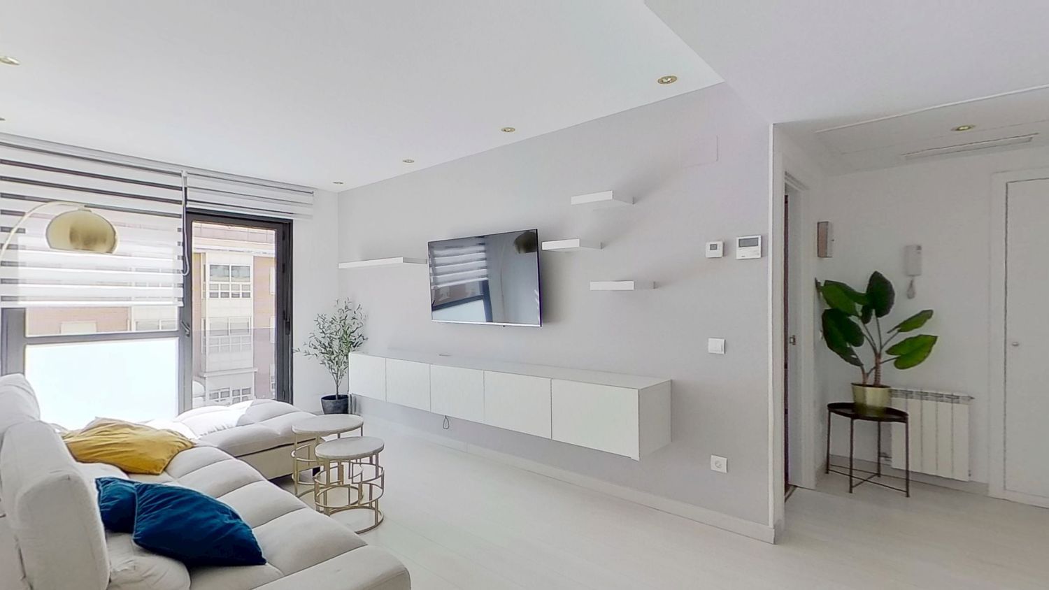 Living room of Flat for sale in  Madrid Capital  with Air Conditioner, Heating and Private garden