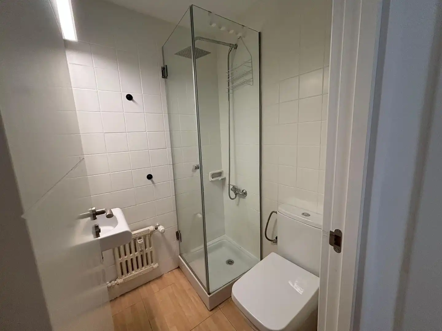 Badezimmer von Wohnung zur Miete in Madrid mit Klimaanlage, Heizung und Möbliert