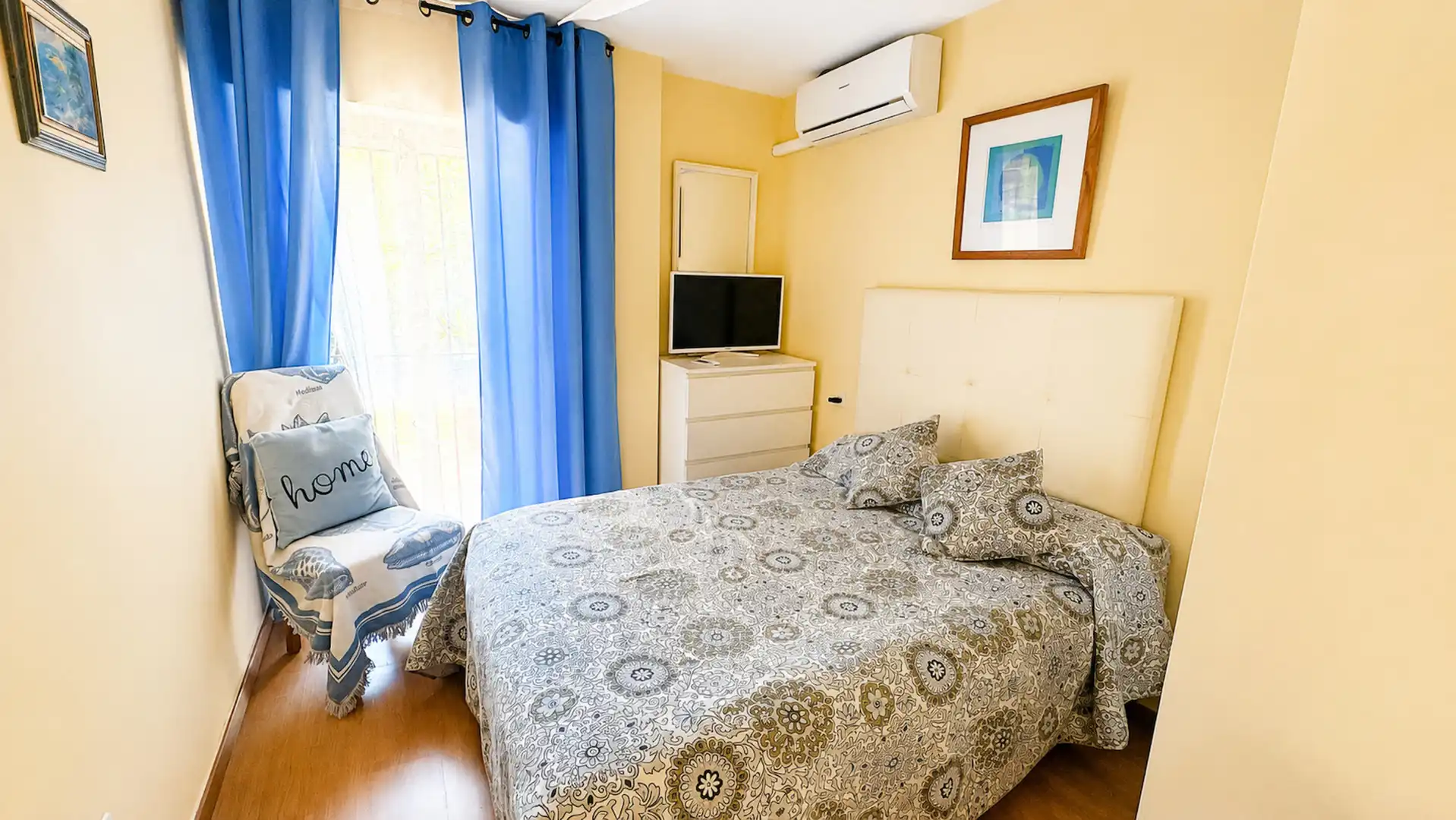 Habitación de Apartamento en venta en Estepona con Terraza, Piscina y Piscina comunitaria