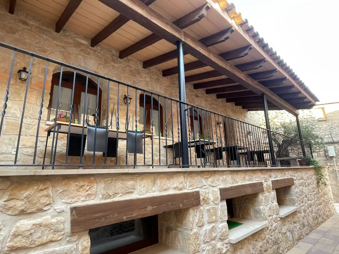 Terrassa de Local de lloguer en Cervià de Les Garrigues amb Aire condicionat, Moblat i Internet