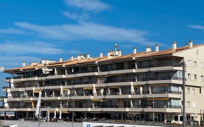 Vista exterior de Apartament en venda en L'Escala amb Aire condicionat i Balcó