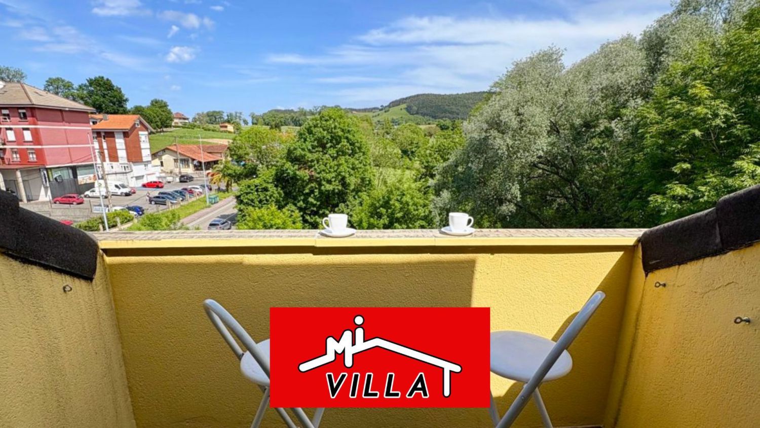 Vista exterior de Pis en venda en Hazas de Cesto amb Calefacció, Terrassa i Moblat