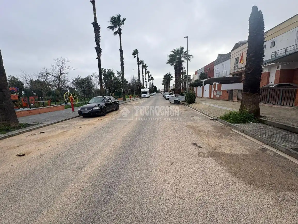 Casa aparellada amb terrassa en venda a Almensilla, imagen 7