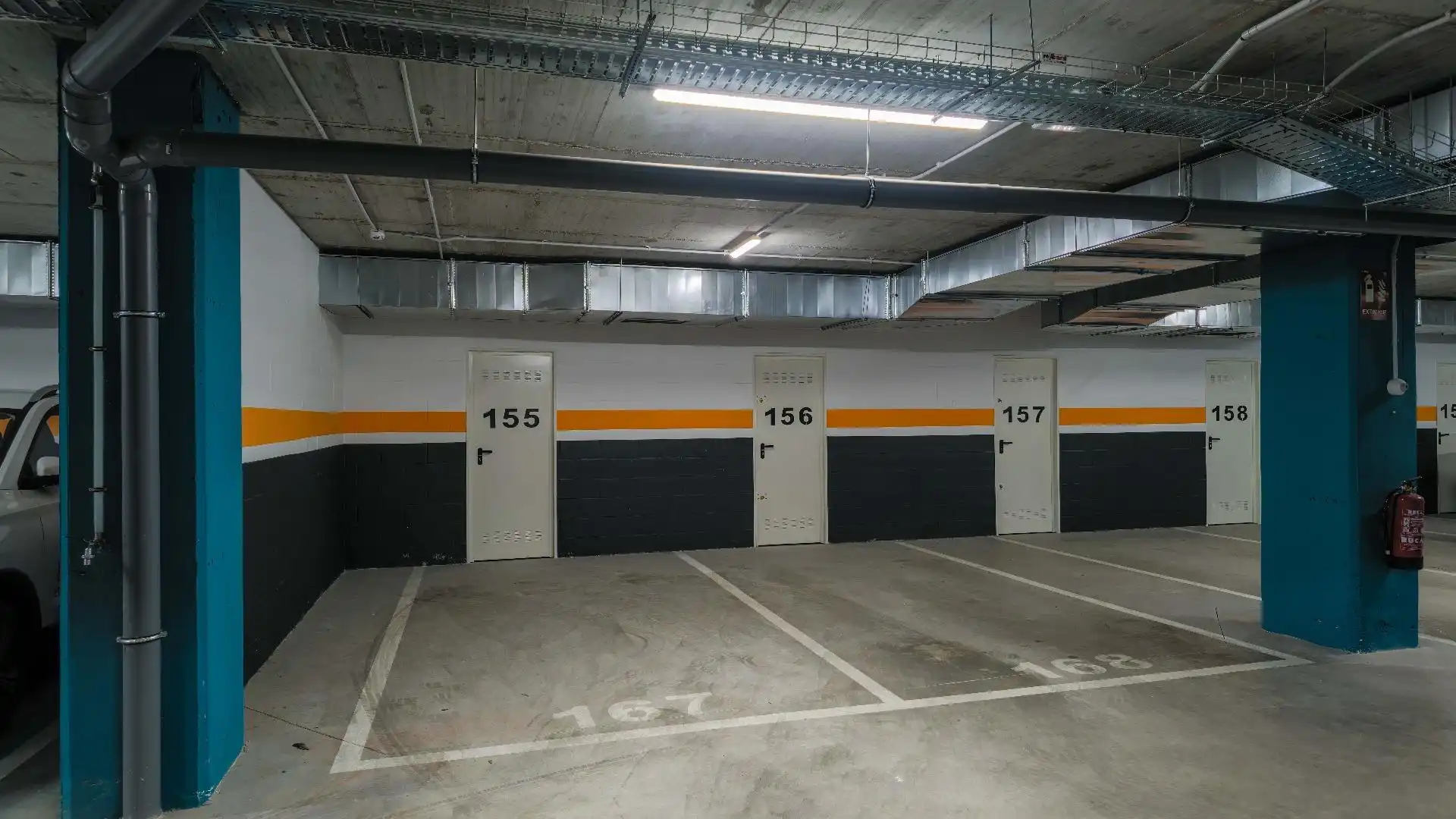 Parking of Flat for sale in Sevilla  with Air Conditioner and Terrace