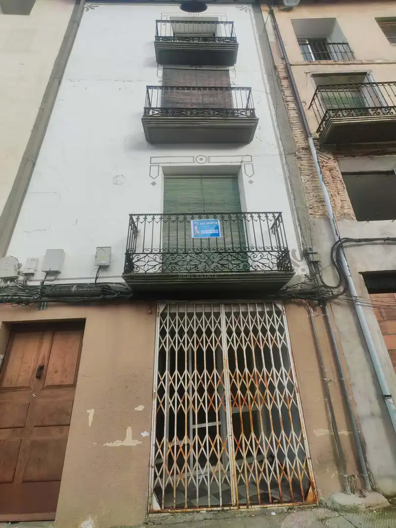 Balcony of Buildings for sale in Graus