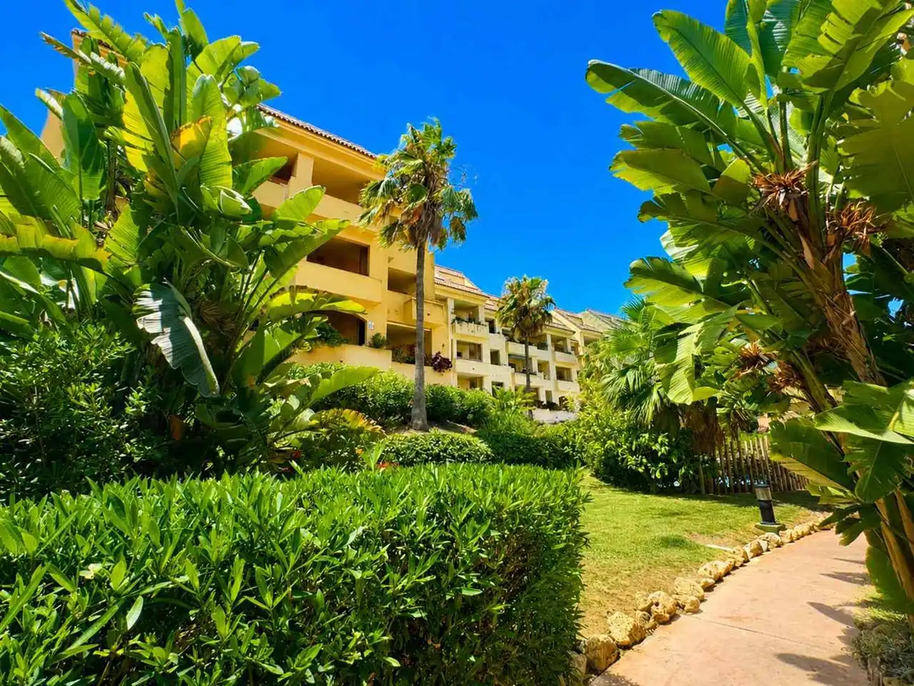 Vista exterior de Apartamento en venta en Manilva con Aire acondicionado, Calefacción y Terraza