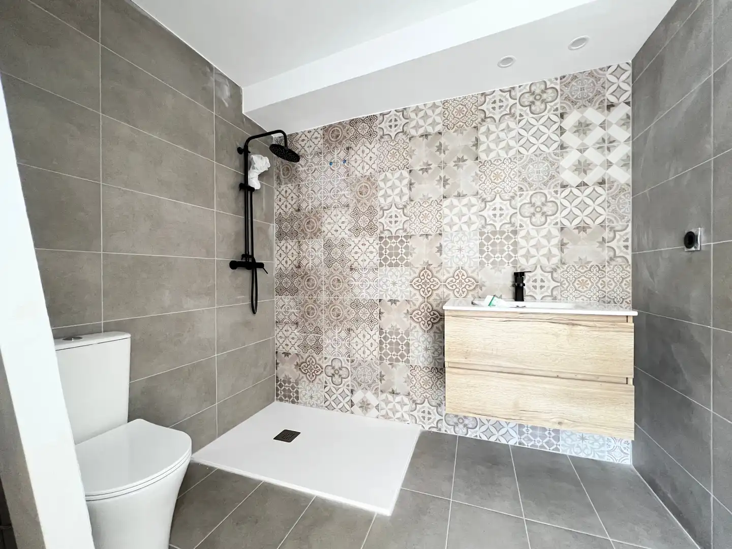 Badezimmer von Maisonette zum Verkauf in Badalona mit Klimaanlage