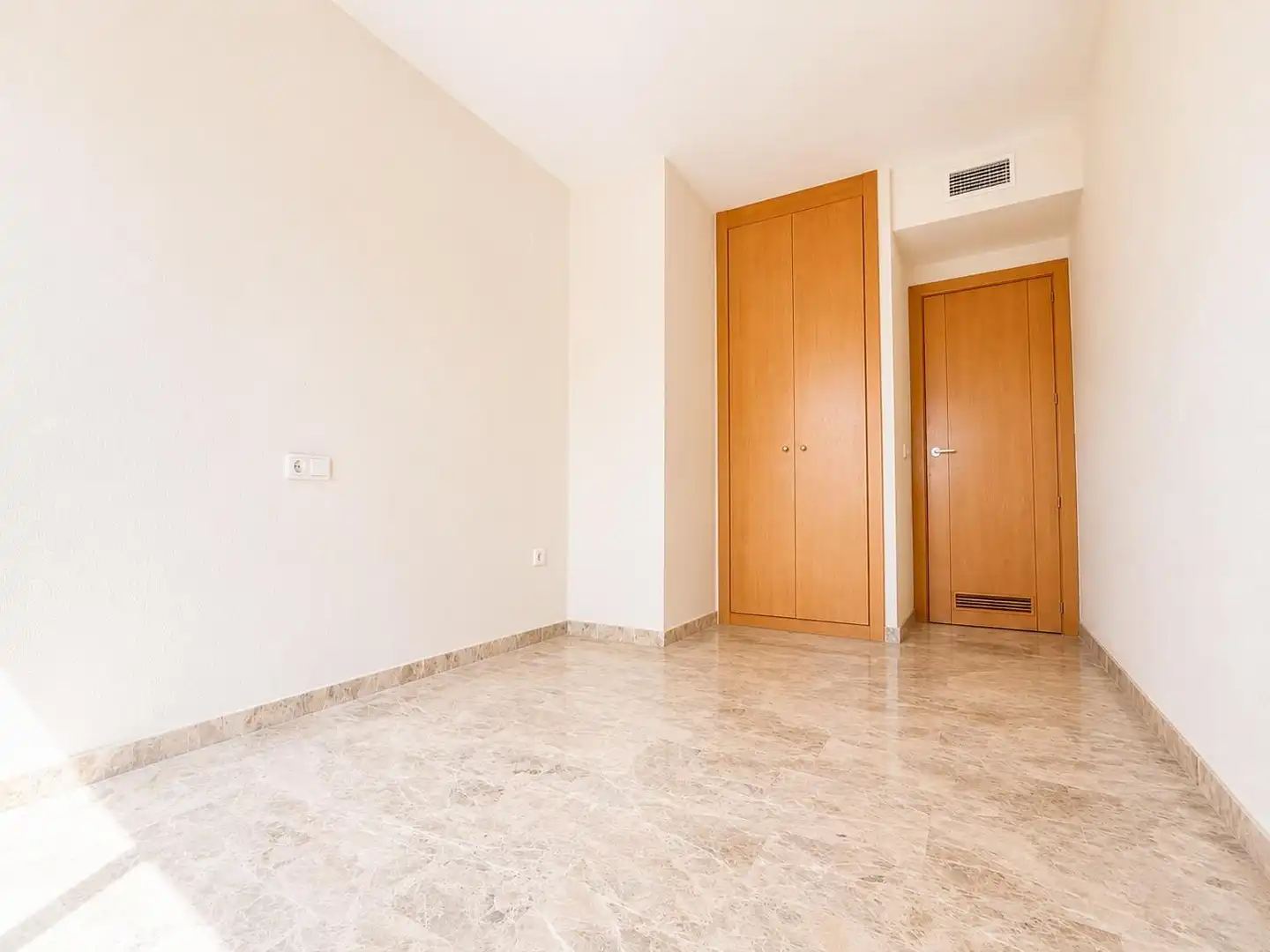 Piso en venta en Málaga con Terraza, Trastero y Piscina comunitaria
