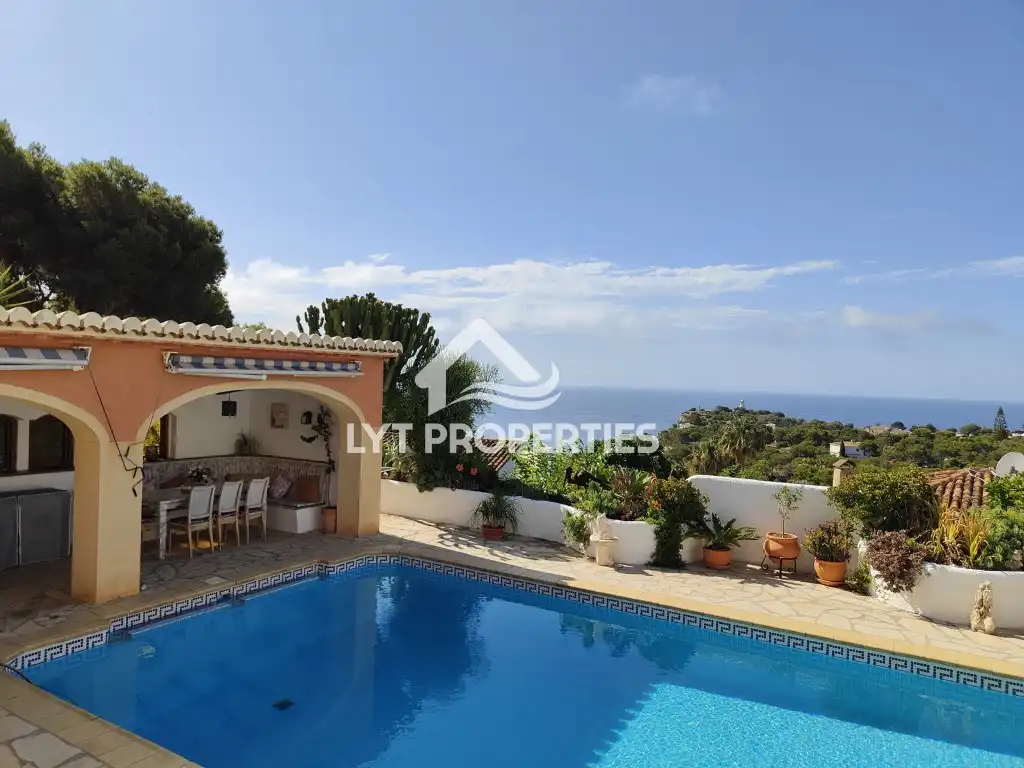 Vista exterior de Casa o xalet en venda en Jávea / Xàbia amb Piscina