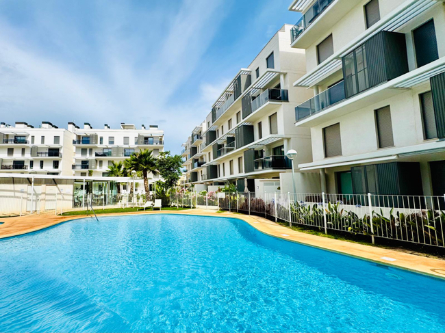 Swimming pool of Flat for sale in Dénia  with Air Conditioner, Terrace and Storage room