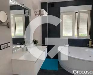 Bathroom of House or chalet for sale in Albalat dels Tarongers  with Air Conditioner, Heating and Private garden