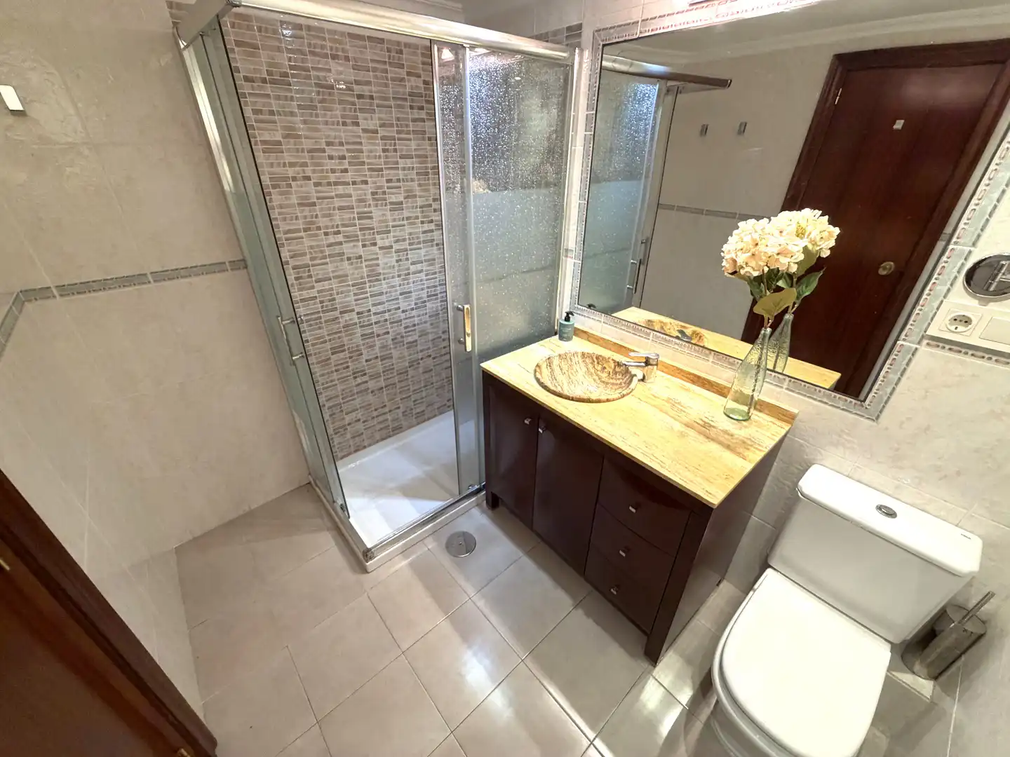 Baño de Piso de alquiler en Alicante / Alacant con Aire acondicionado, Terraza y Amueblado