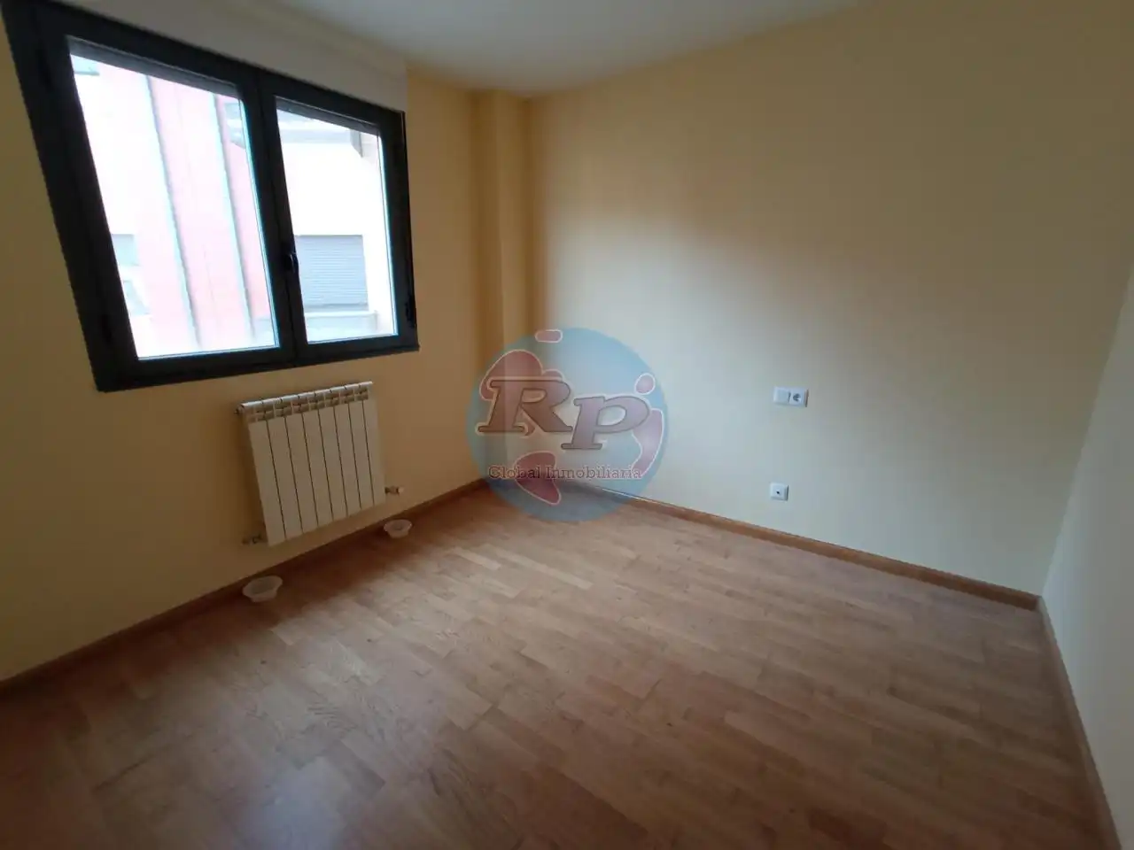 Piso en venta en León Capital  con Calefacción, Parquet y Terraza