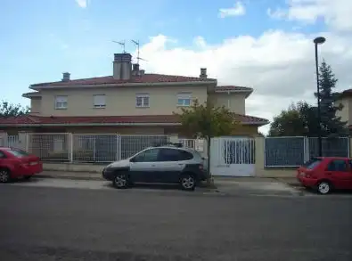 Casa aparellada en venda a Tr Navarra