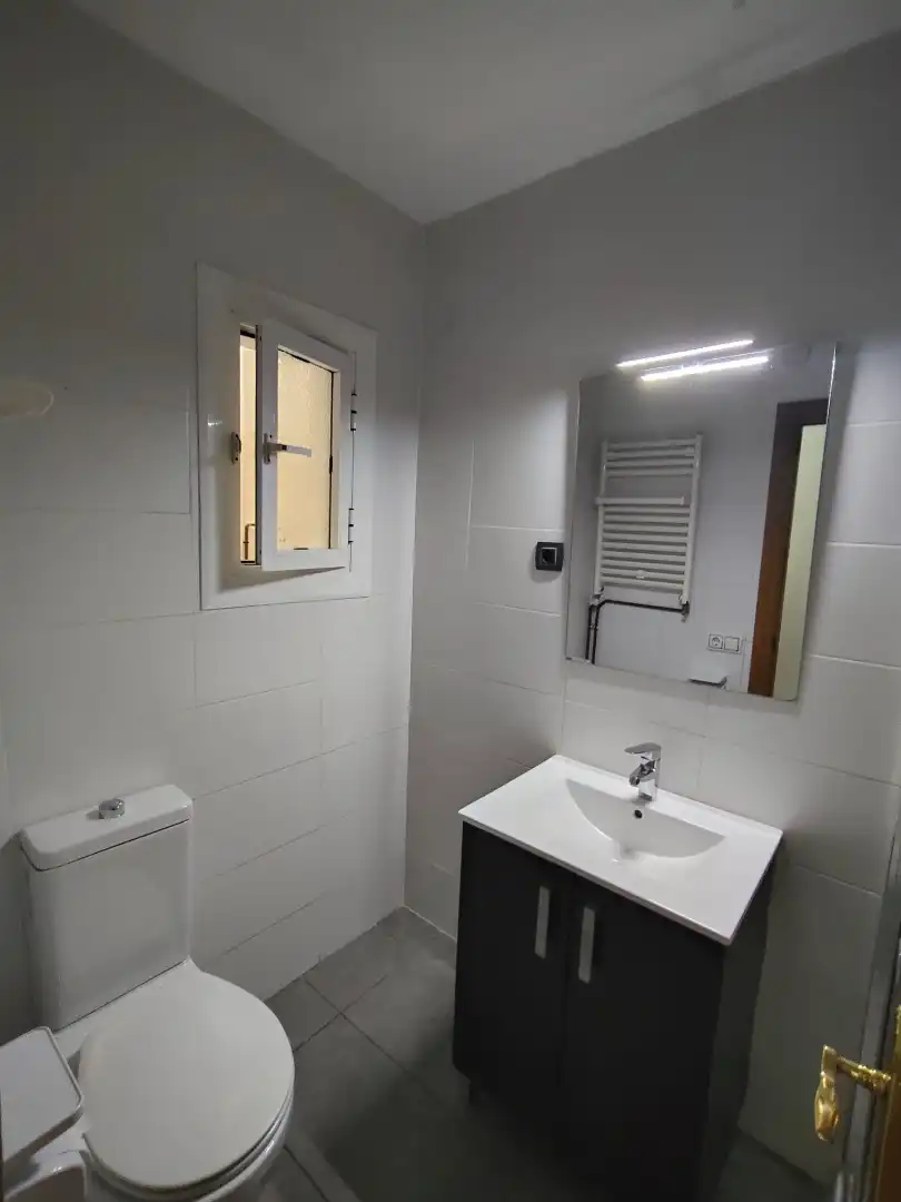 Baño de Piso en venta en Santa Coloma de Gramenet con Aire acondicionado y Calefacción