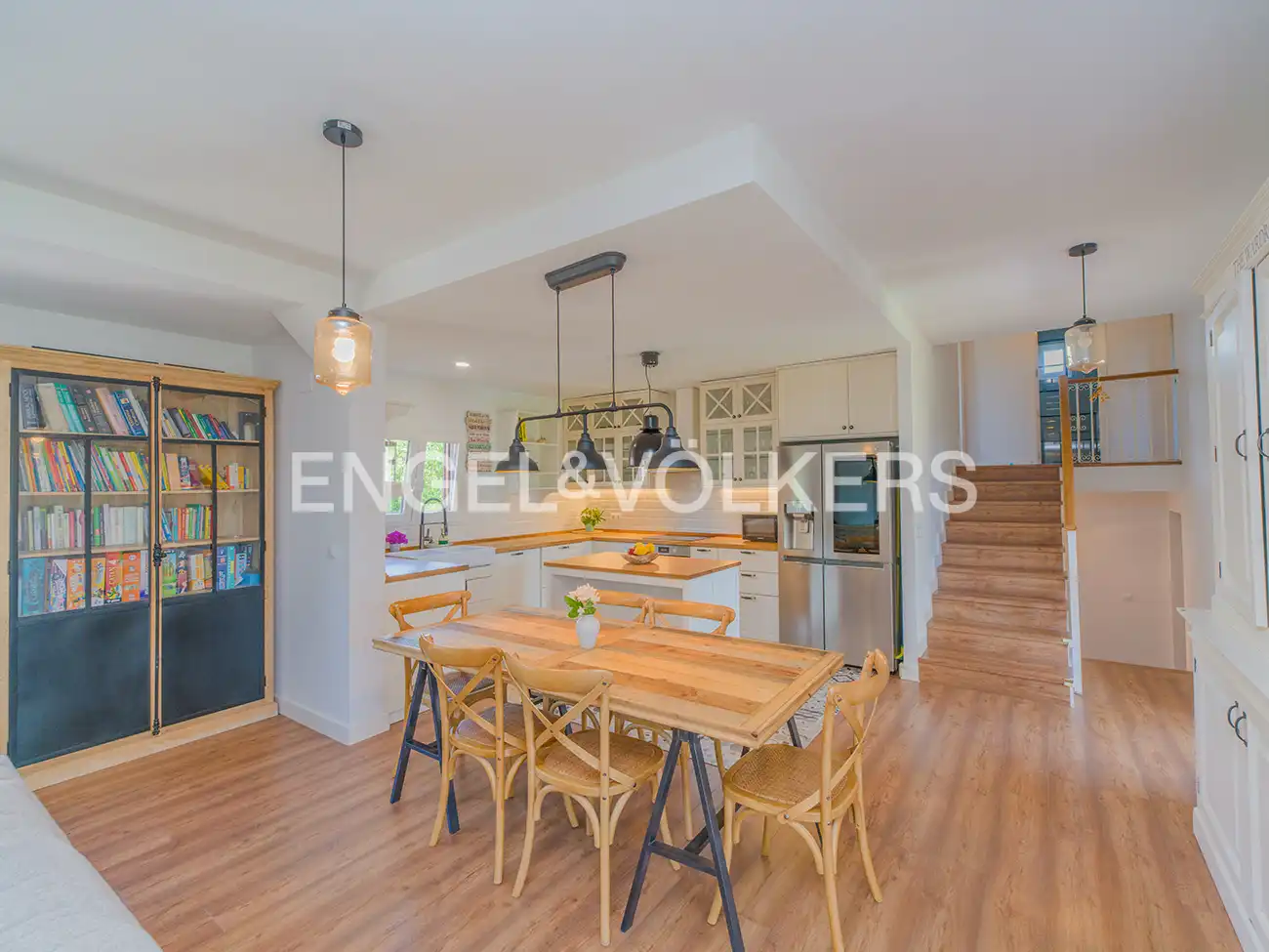 Cocina de Casa o chalet en venta en El Campello con Aire acondicionado, Calefacción y Jardín privado
