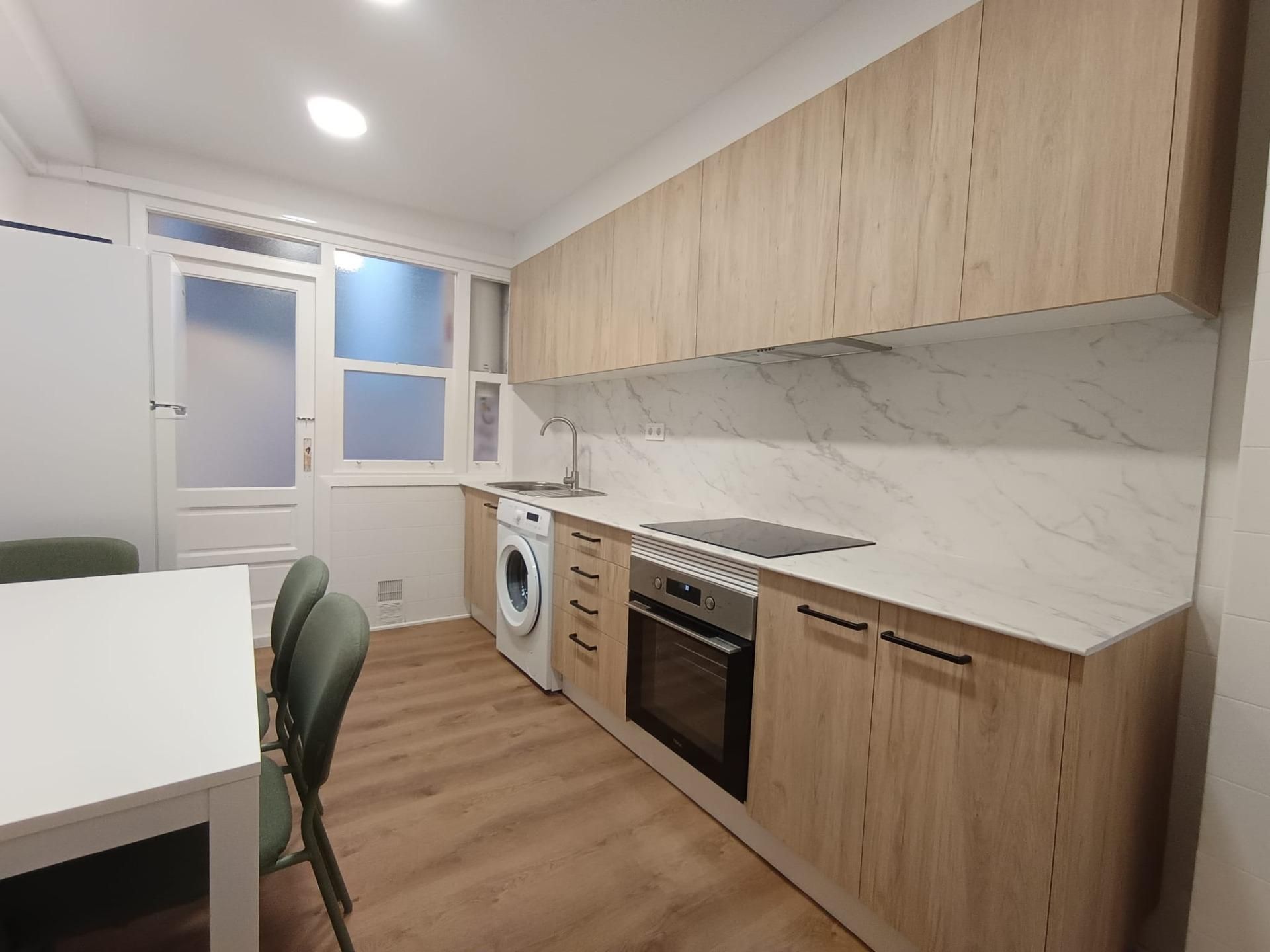 Küche von Wohnung miete in A Coruña Capital  mit Möbliert