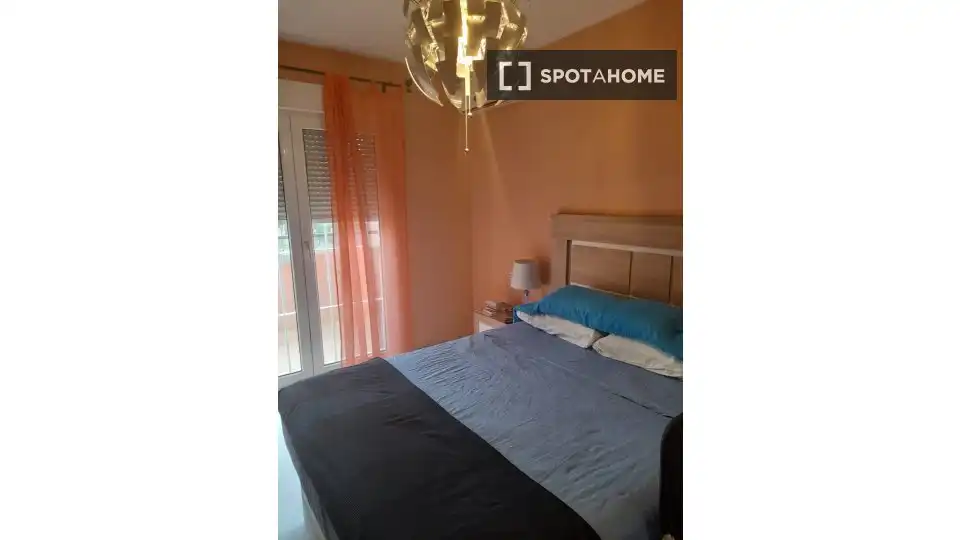 Dormitori de Apartament per a compartir en Manilva amb Aire condicionat, Terrassa i Moblat