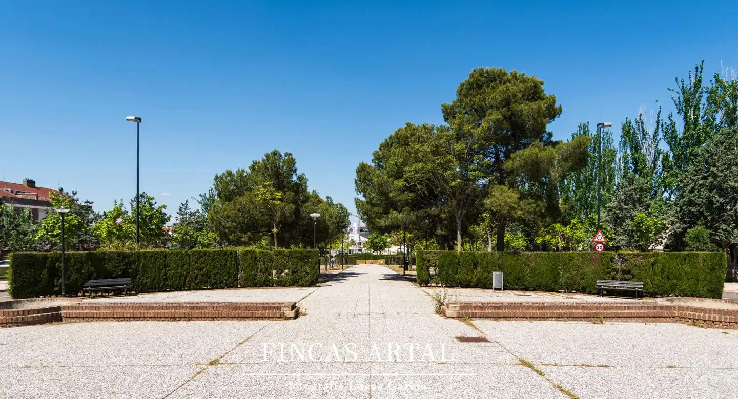 Exterior view of Houses for sale in Zaragoza  with Air Conditioner, Heating and Private garden
