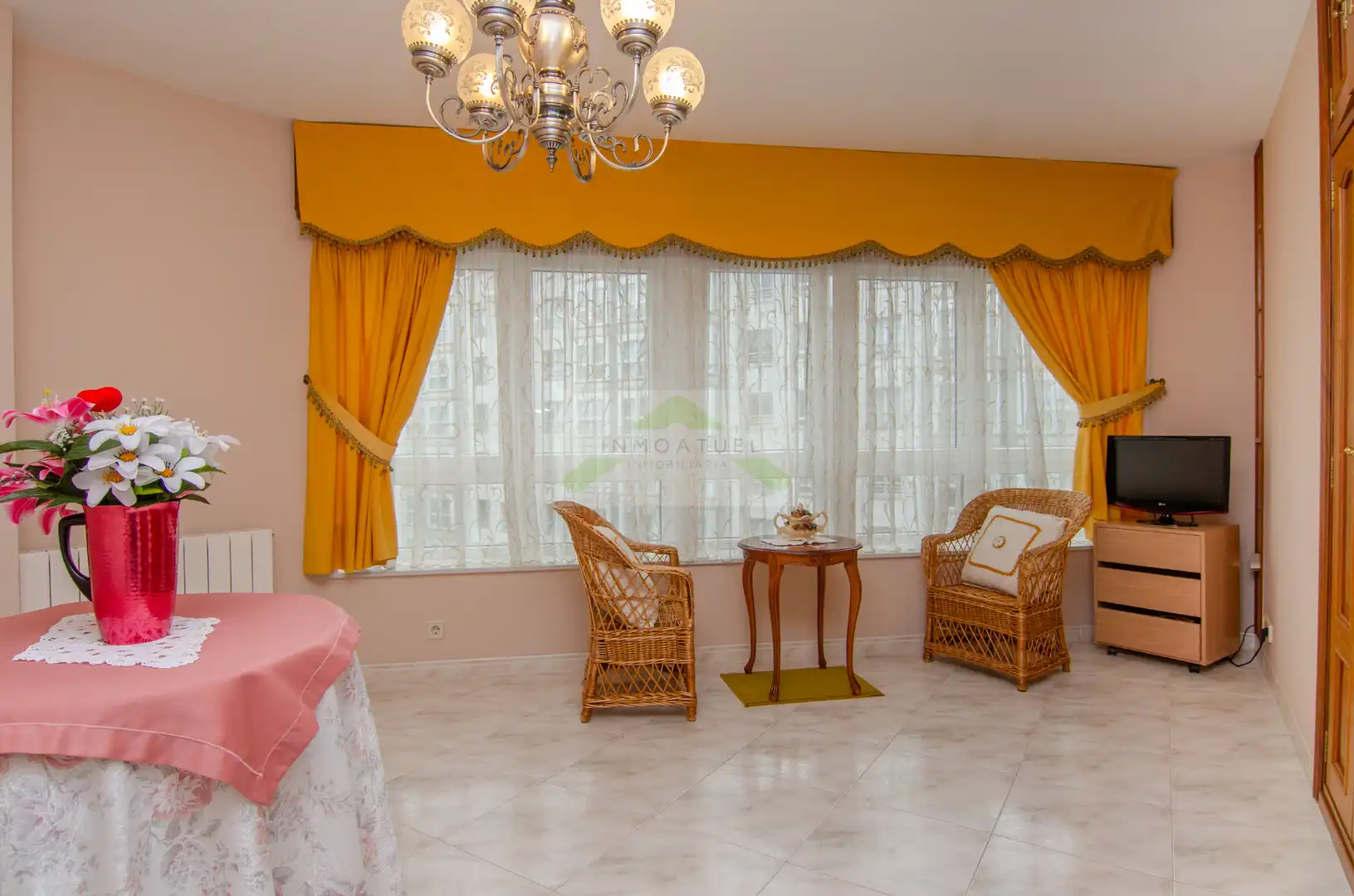 Sala de estar de Piso en venta en A Coruña Capital  con Calefacción, Parquet y Trastero