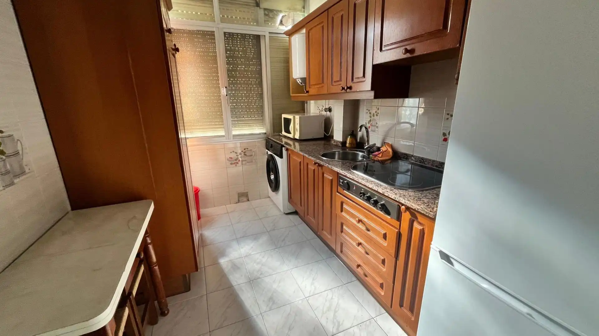 Cuina de Pis en venda en Sevilla amb Aire condicionat, Terrassa i Moblat