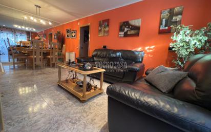 Flat for sale in  Madrid Capital  with Heating