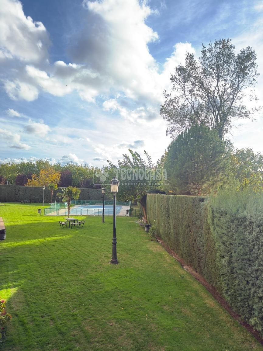 Garden of Flat for sale in  Madrid Capital  with Private garden and Swimming Pool