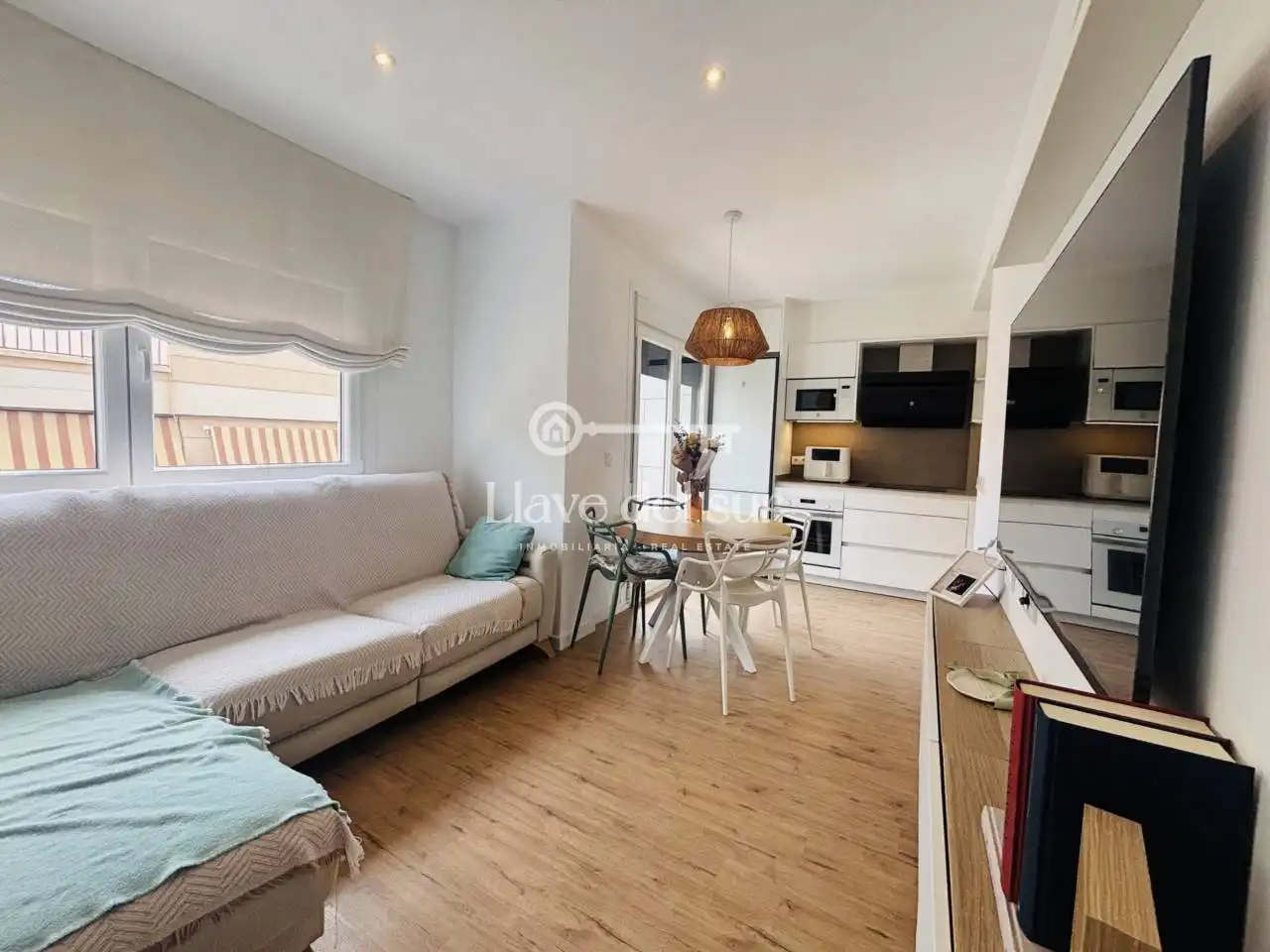 Flat with terrace for sale in Casco Antiguo