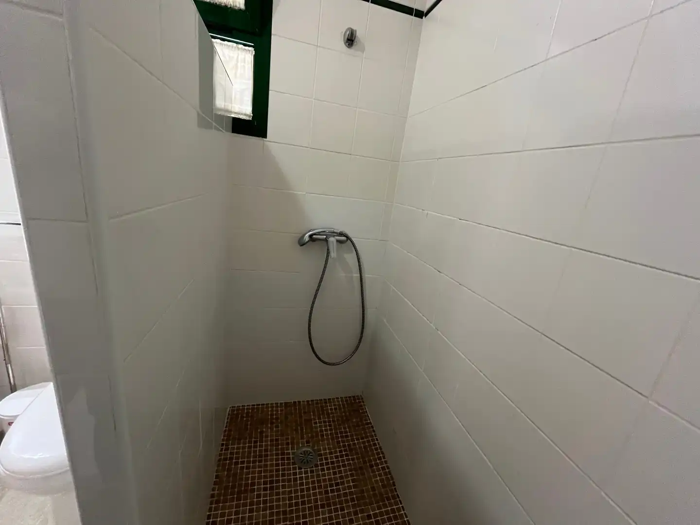 Baño de Piso en venta en Almonte con Amueblado, Lavadora y Microondas