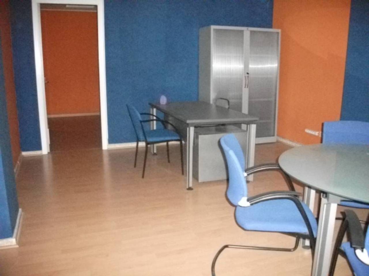 Office to rent in Manresa  with Air Conditioner and Alarm