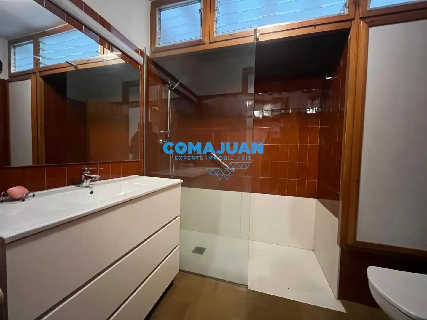 Badezimmer von Country house zum Verkauf in Mataró mit Klimaanlage, Heizung und Terrasse