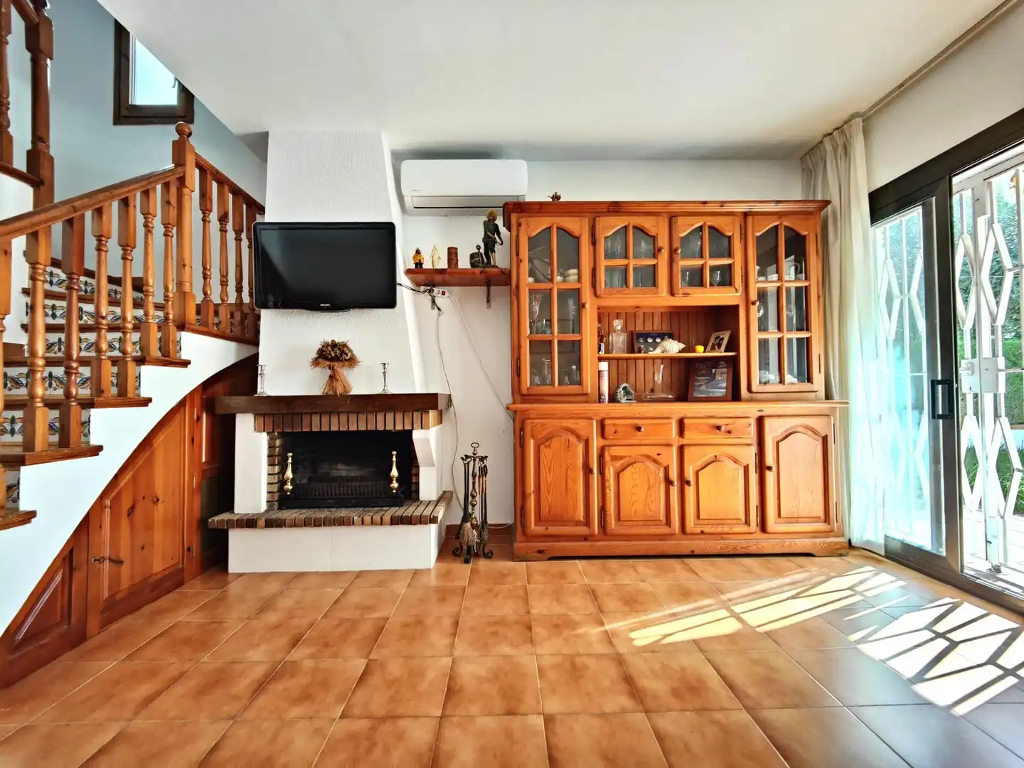 Sala de estar de Casa adosada en venta en Calafell con Aire acondicionado, Calefacción y Jardín privado