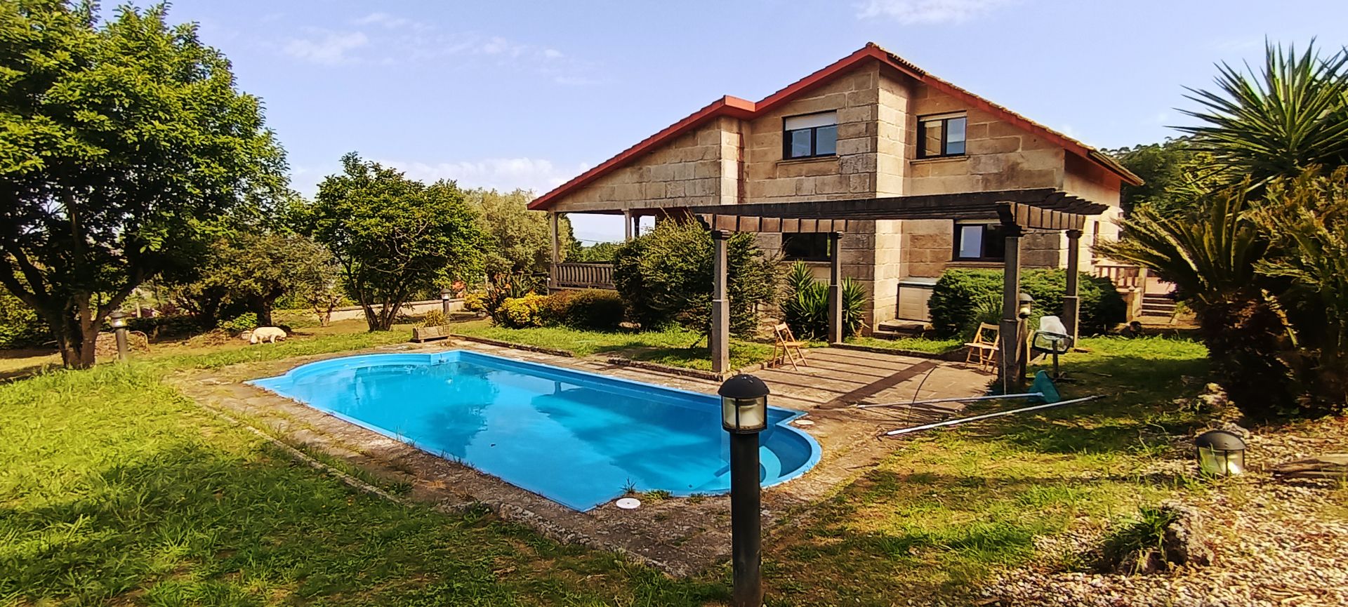 Swimming pool of House or chalet for sale in Sanxenxo  with Heating, Private garden and Parquet flooring