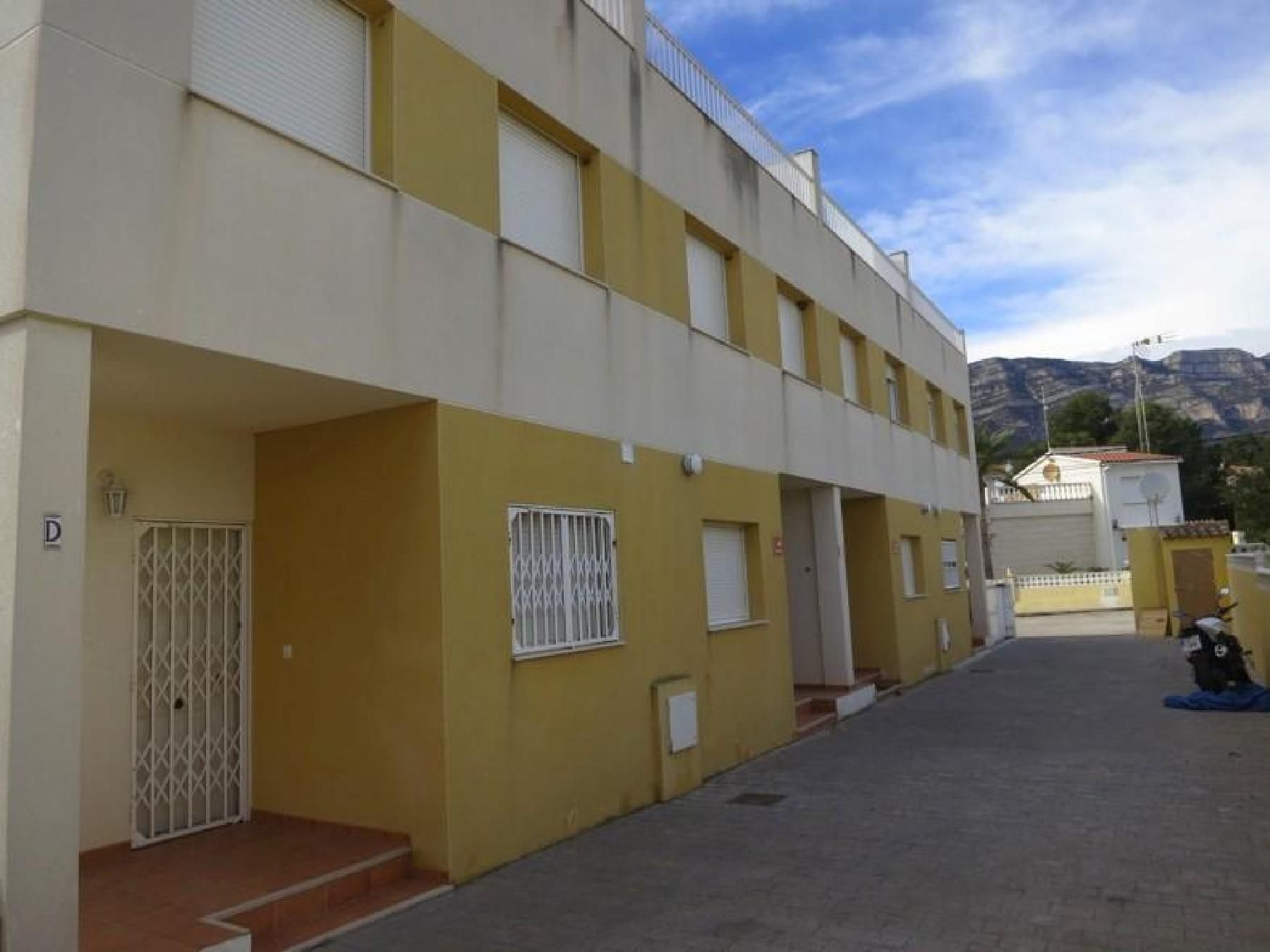 Casa adosada en venda a Alcanar