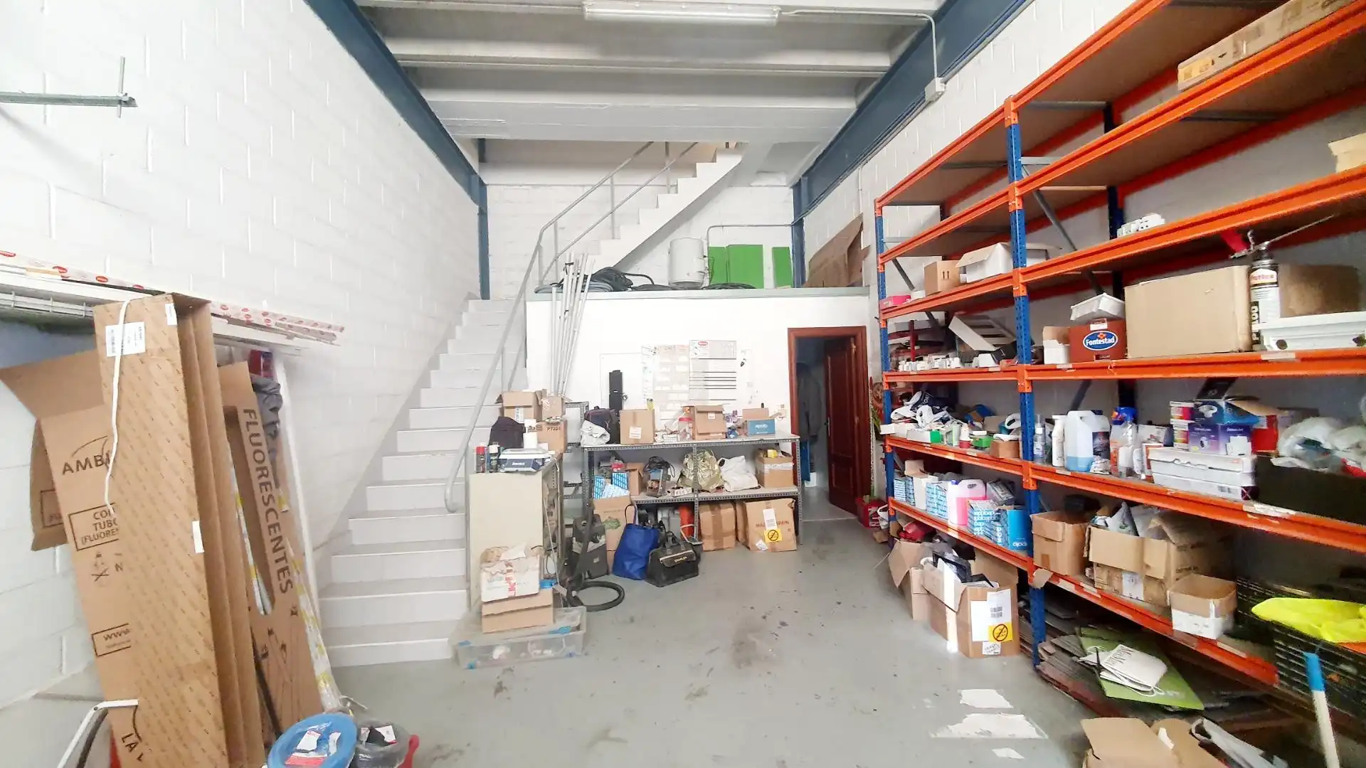 Industrial building for sale in Urbi