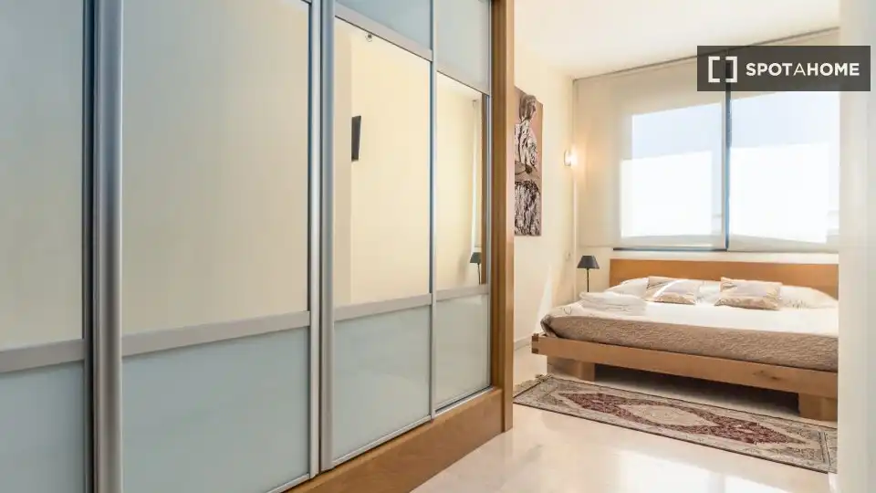 Schlafzimmer von Wohnung zur Miete in Valencia mit Klimaanlage, Heizung und Möbliert