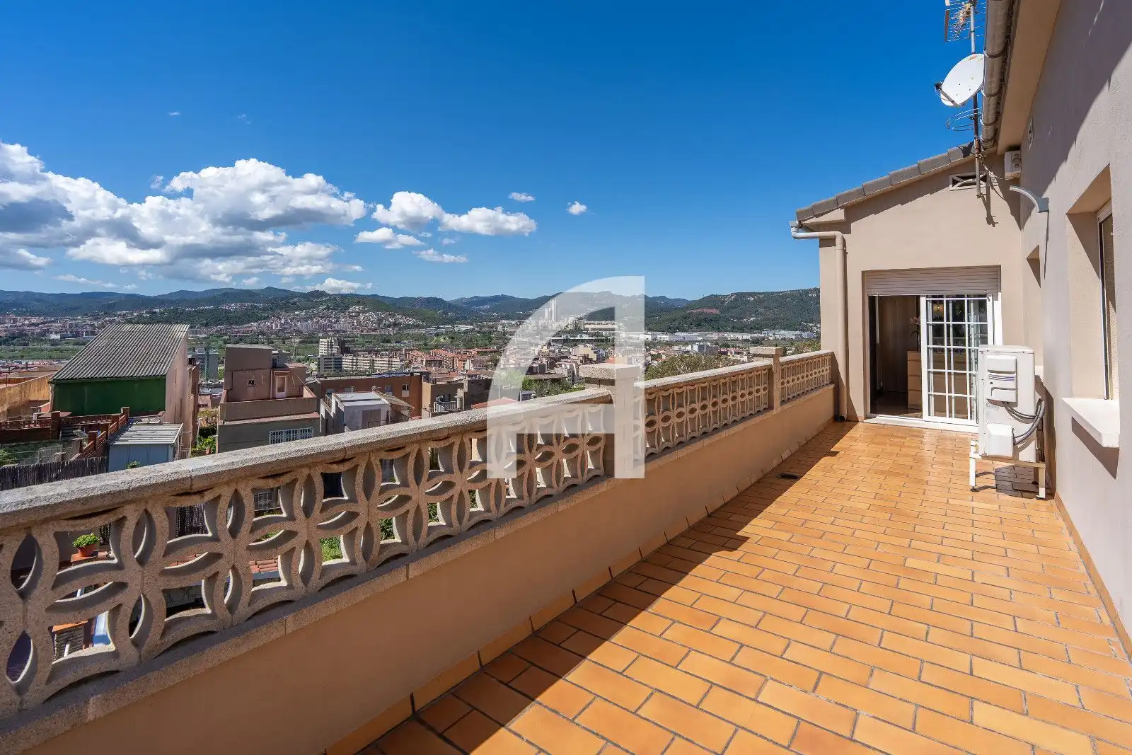 Terraza de Casa o chalet en venta en Molins de Rei con Aire acondicionado, Calefacción y Terraza