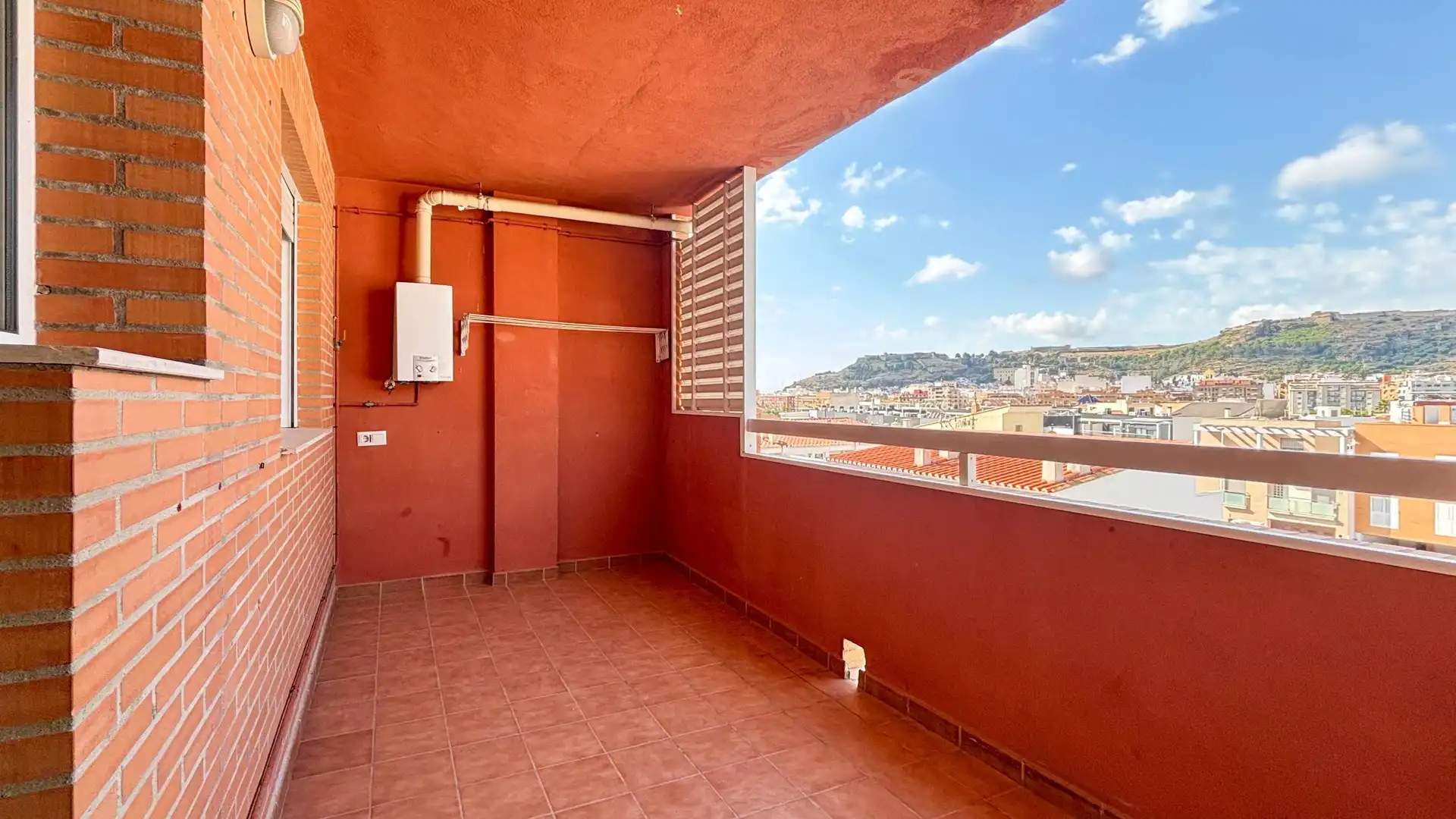 Terrassa de Pis en venda en Sagunto / Sagunt amb Calefacció, Terrassa i Balcó
