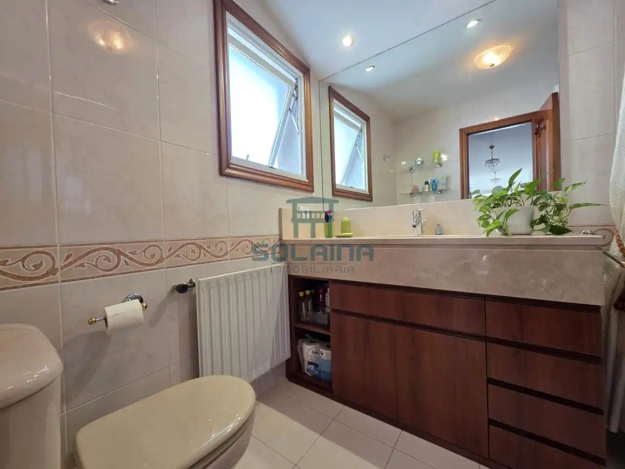 Bathroom of Detached homes for sale in Ourense Capital   with Heating, Private garden and Furnished
