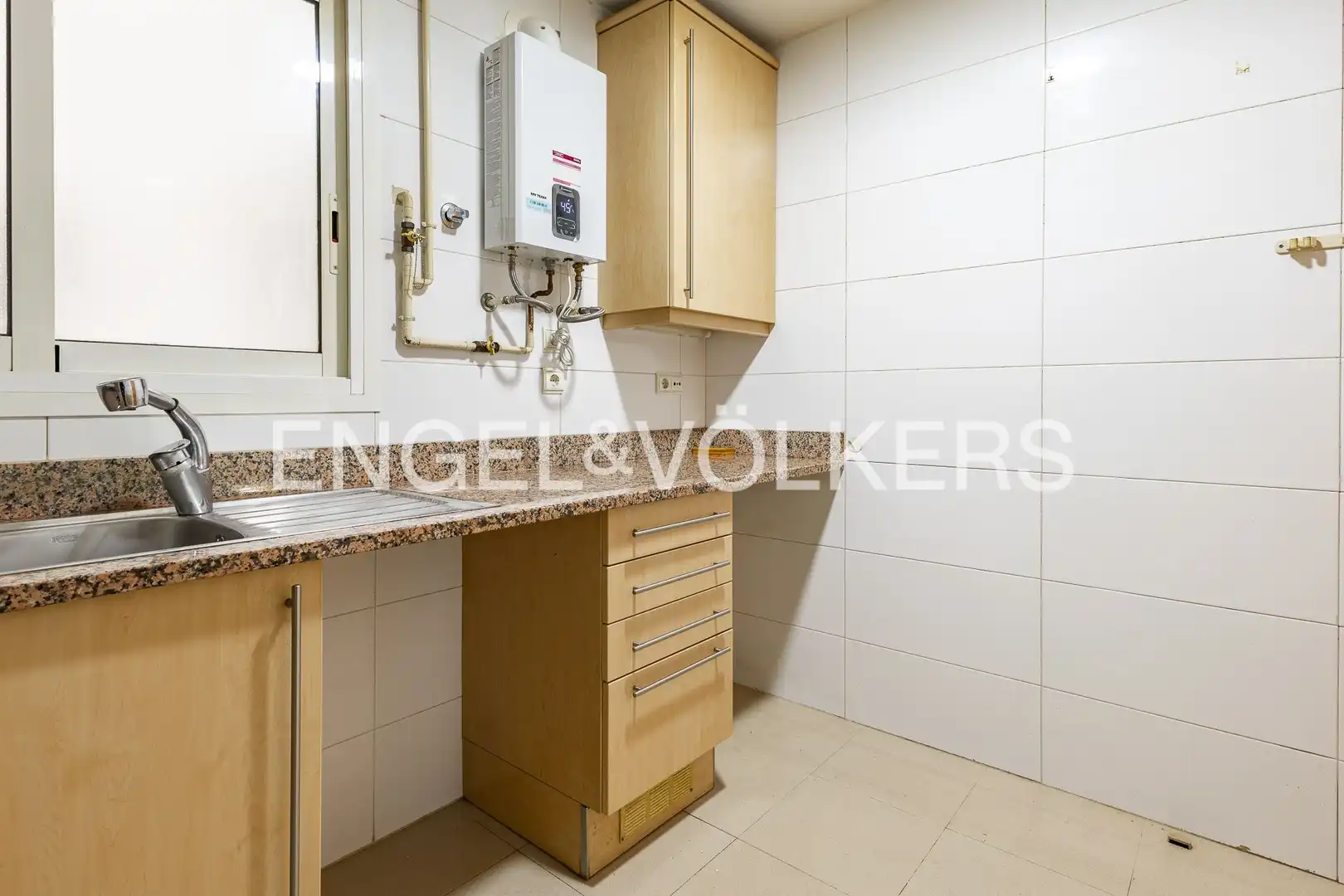 Kitchen of Flat for sale in Mataró  with Air Conditioner, Heating and Parquet flooring