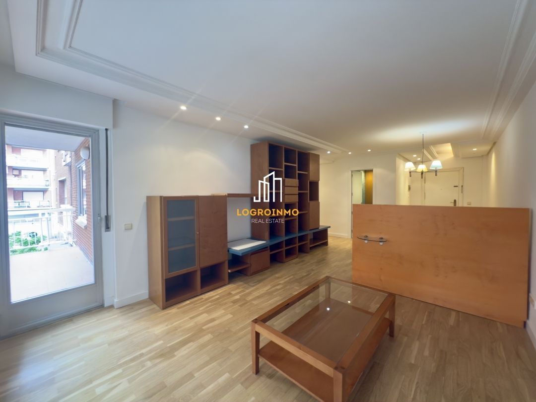 Sala de estar de Piso en venta en  Logroño con Calefacción, Terraza y Balcón