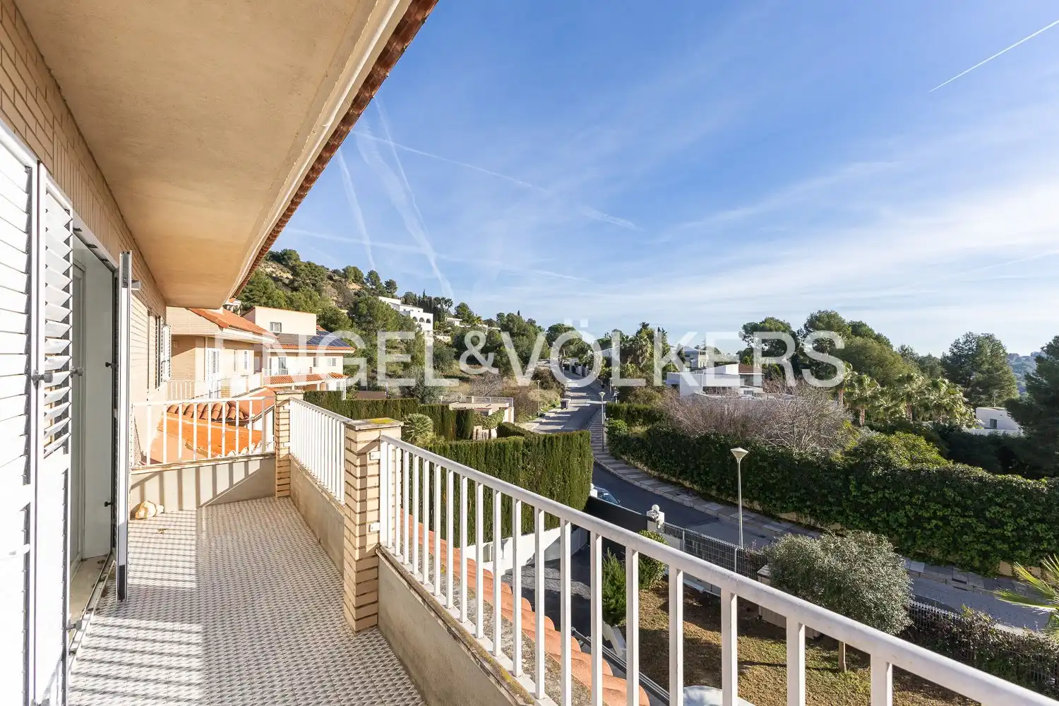 Vista exterior de Casa o xalet de lloguer en Chiva amb Aire condicionat, Calefacció i Jardí privat