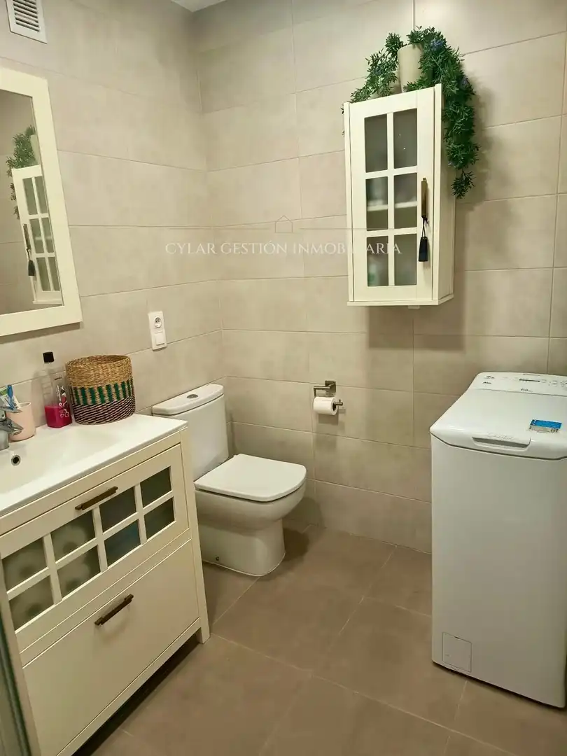 Badezimmer von Wohnung zum Verkauf in Terradillos mit Heizung, Parkett und Terrasse