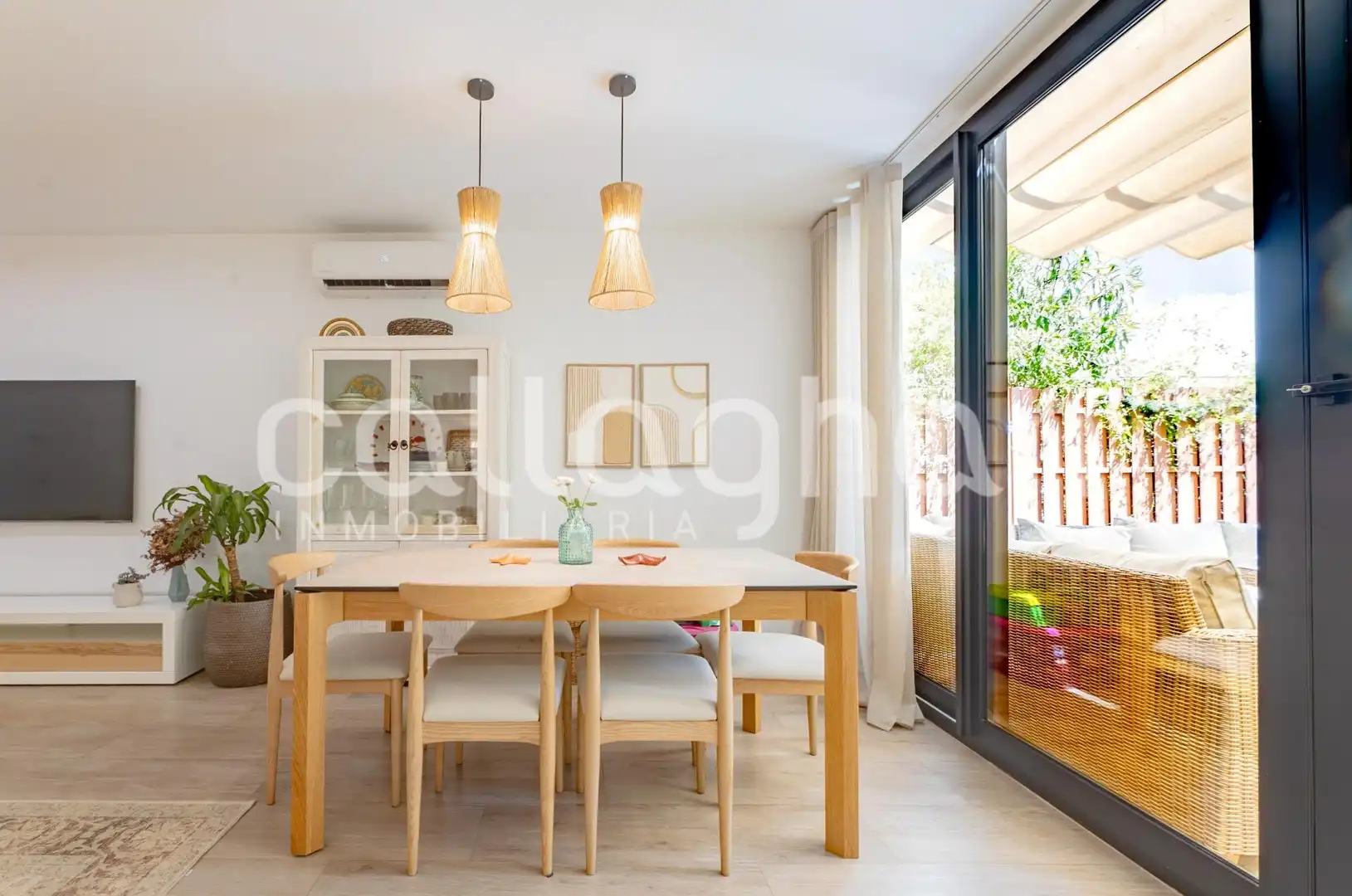 Comedor de Casa adosada en venta en Godella con Aire acondicionado, Calefacción y Jardín privado