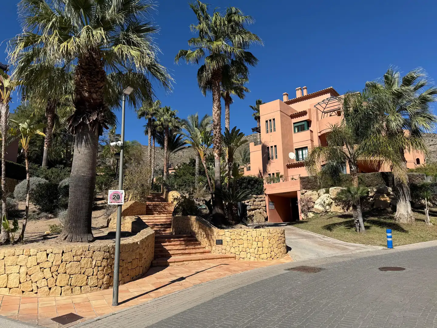 Exterior view of Attic for sale in Golf Bahía